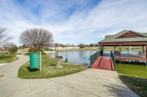 8017 Cripple Crk Dr, Fort Worth TX  76179-2527 exterior