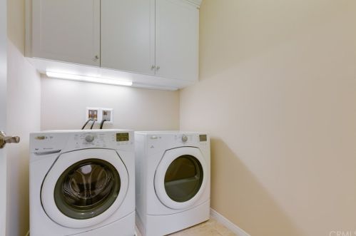 88 Rembrandt, Irvine CA  92620-7314 exterior