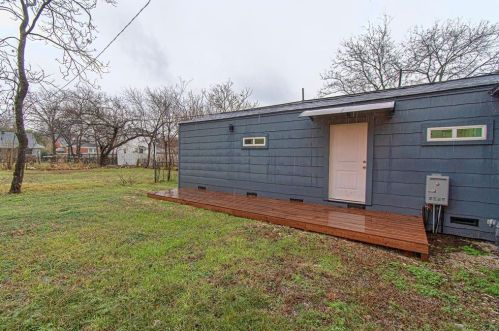 2735 Grafton Ave, Dallas TX  75211-5711 exterior