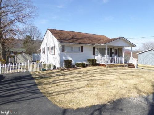 513 2nd St, Three Churches, WV 26757-1234