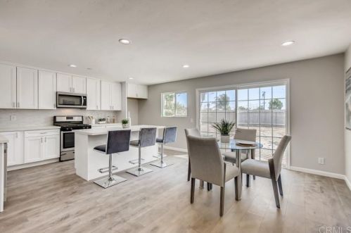290 Gannet Dr, Vista CA  92083-3011 exterior