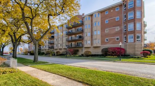 100 Roosevelt Ave, Bensenville, IL 60106-4106