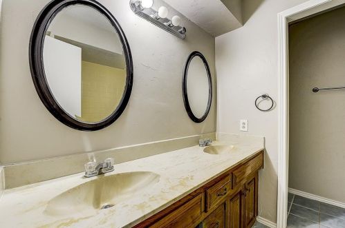 2211 San Simeon, Carrollton TX 75006-2828 exterior