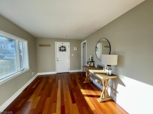 56 Roosevelt Ave, Kinnelon, NJ 07405-1367