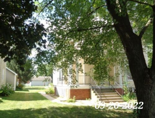 405 Chestnut St, Varna, IL 61375-9002