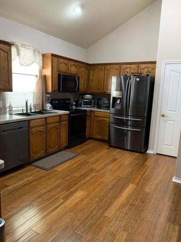 10617 Fossil Hill Dr, Fort Worth TX  76131-3952 exterior