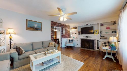 53 Buttonball Dr, Sandy Hook, CT 06482-1120