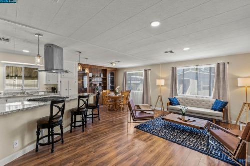 2016 Dalis Dr, Concord, CA 94520-5418