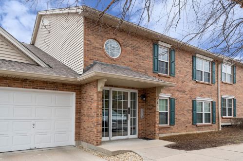 3671 Galbraith Rd, Cincinnati, OH 45247-3795