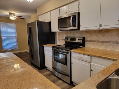 2908 Shady Lake Cir, Carrollton TX  75006-4745 exterior