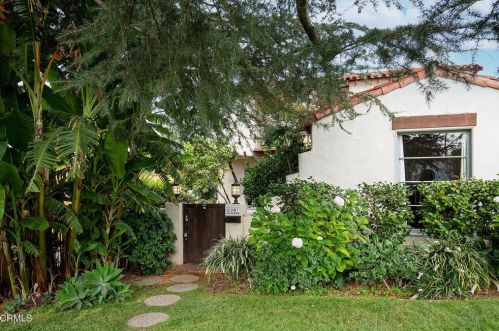 2391 Catherine Rd, Altadena, CA 91001-2334