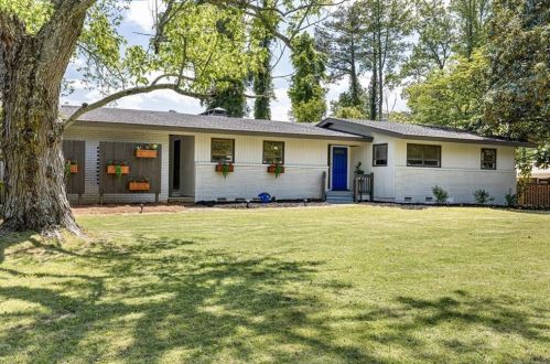 1903 Mcjenkin Dr, Atlanta GA  30345-3005 exterior