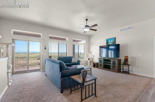 371 Desert Cove Dr, Pueblo CO  81007-2500 exterior
