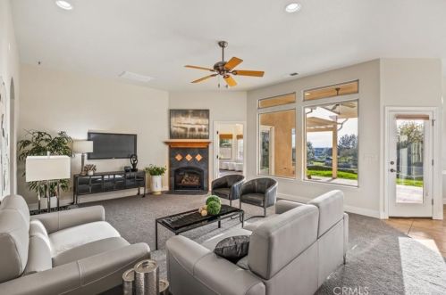 6 Stonehaven Ct, Chico, CA 95928-8938