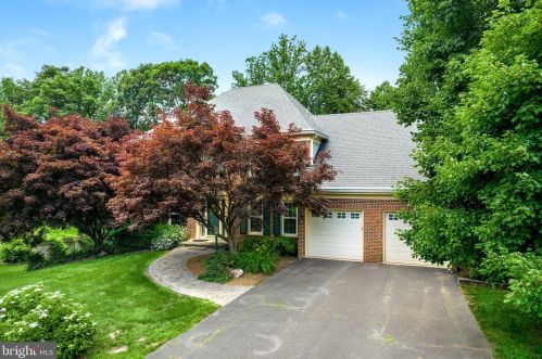 4146 Waynesboro Ct, Woodbridge, VA 22193-5173