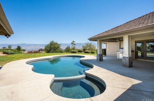 1224 Calle De Barranca, Redlands, CA 92373-6510