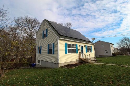 10 Maybrey Dr, Westerly, RI 02891-2039