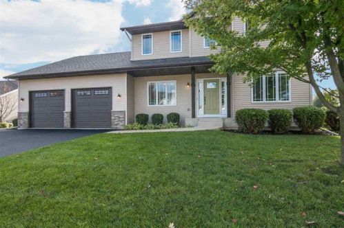 2270 Meadow View Ln, Rockford, IL 61102-2505