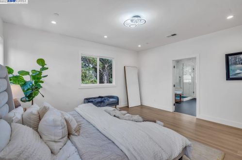 19525 Forest Ave, Hayward CA  94546-3519 exterior