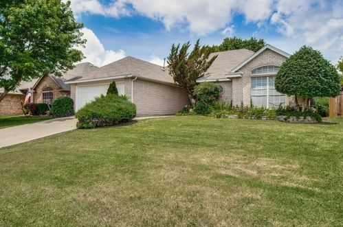 1607 Cheyenne Trl, Midlothian TX  76063-7958 exterior