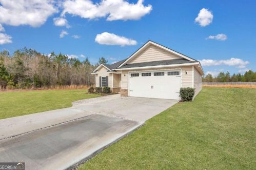 36 Baggs Cir, Bayview, GA 31316-1613