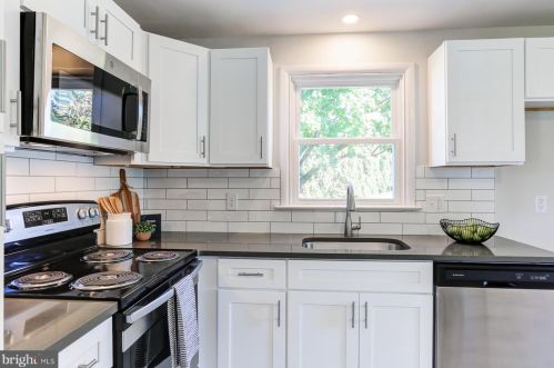 86 Victoria Ln, Lancaster PA  exterior