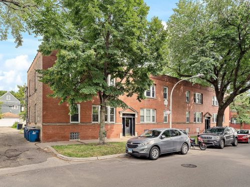 3809 Ravenswood Ave, Chicago, IL 60613-2735