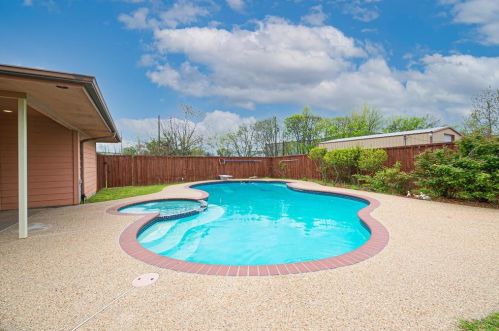 501 Center St, Whitewright TX 75491-2804 exterior