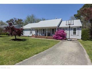 208 Thrasher Rd, Chesapeake, VA 23320-4728