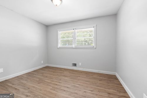 2916 Handy Dr, Atlanta GA  30318-7239 exterior