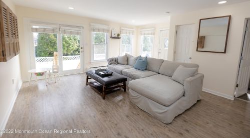 37 Hubbard Ave, Tinton Falls NJ 07701-5532 exterior