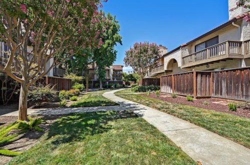 7065 Princevalle St, Gilroy, CA 95020-6460