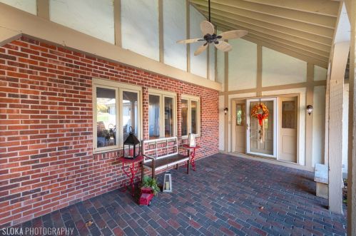 7203 Inverway Dr, Bull Valley, IL 60014-6618