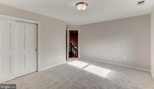 6125 Wooded Run Dr, Columbia MD 21044-3800 exterior