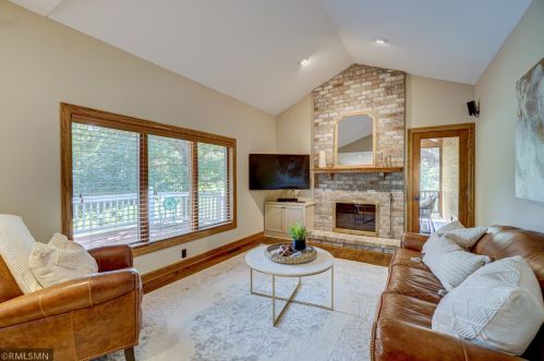 9137 Edinburgh Ln, Saint Paul MN  55125-9192 exterior
