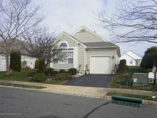5 Ignatius Dr, Lakehurst, NJ 08759-6076
