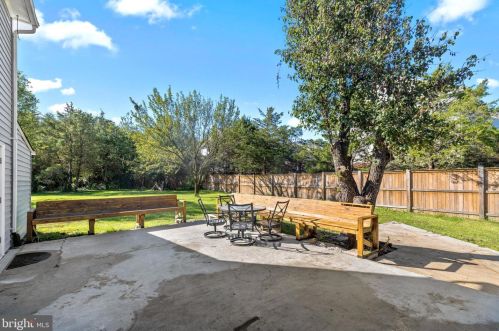 7319 Beverly Park, Springfield VA  22150-3162 exterior