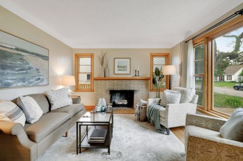 879 Hoyt Ave, Saint Paul MN  55106-1042 exterior