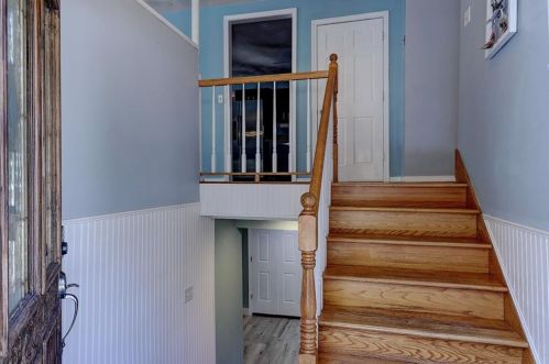 184 Breakheart Hill Rd, West Greenwich, RI 02817-2078