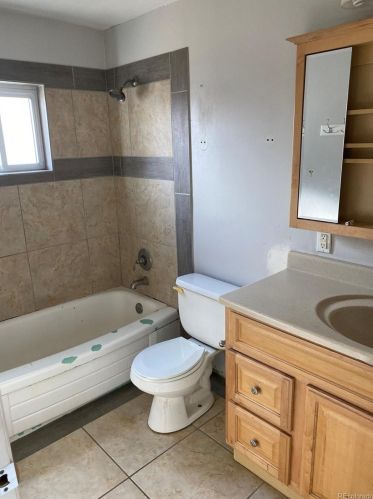 4822 Grant St, Englewood CO 80113-6827 exterior