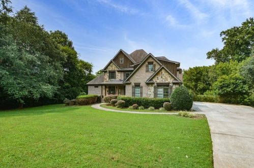 101 Stephens Farm Dr, Holly Springs, GA 30115-1105