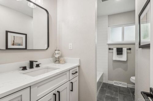 2070 Un Dr, Aurora CO 80015-6600 exterior