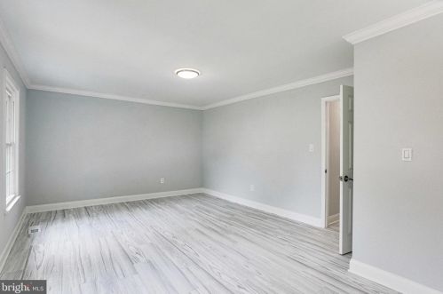 6309 Capella Ave, Springfield VA  22015-3220 exterior