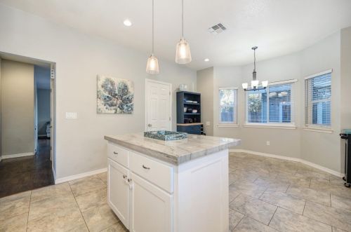 5652 Walnut Ave, Citrus Heights CA  95662-5316 exterior