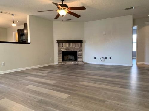 5216 Bedfordshire Dr, Fort Worth TX  76135-1437 exterior