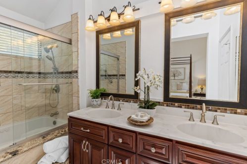 31 Del Perlatto, Irvine CA  92614-5359 exterior