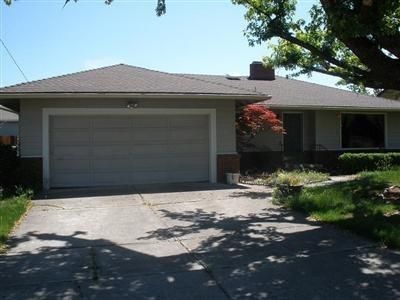 857 Olympic Ave, Medford OR  97504-8432 exterior
