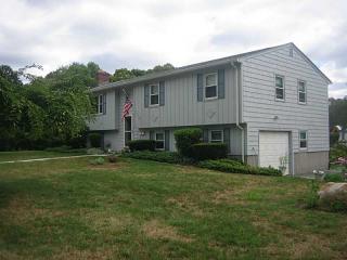 100 Janet Dr, Warwick, RI 02886-7424
