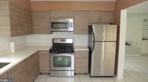 20 Colebrook Ct, Princeton NJ  08540-7050 exterior