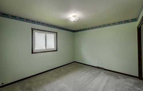 9525 Southwood Dr, Hammond IN 46321-3021 exterior